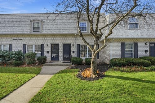 46-46 Plantation Dr, Agawam, MA, 01001-3229 | Card Image