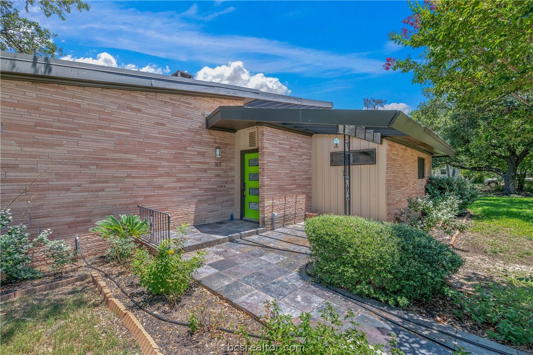 Walton Dr, College Station, TX 77840