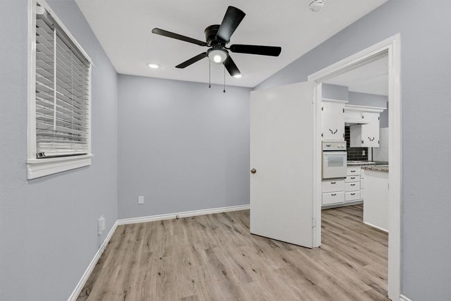 110 W Moore St, House other with 2 bedrooms, 2 bathrooms and null parking in Sherman TX | Image 12