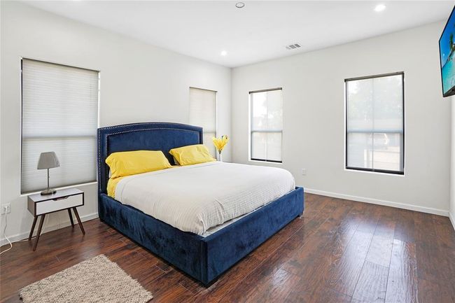 11215 Duane St, House other with 5 bedrooms, 3 bathrooms and null parking in Houston TX | Image 17