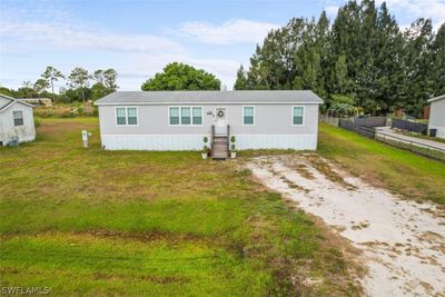 Manufactured / mobile home featuring a front lawn | Image 2