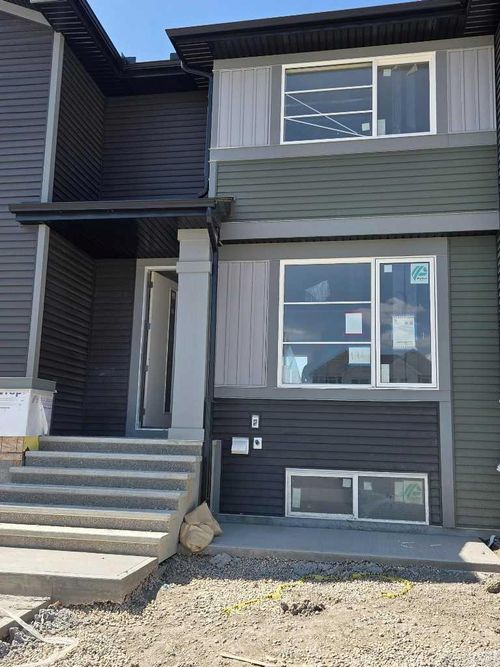 191 Lanark Gate Se, Airdrie, AB, T4A3R7 | Card Image