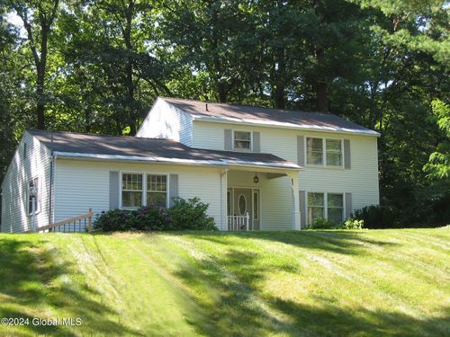 4 Berkshire Dr, Clifton Park, NY, 12065-1711 | Card Image