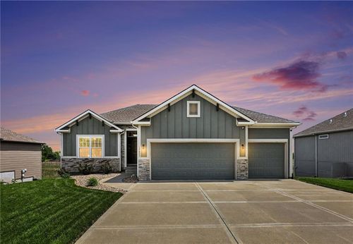 17605 Grey Hawke Rdg, Smithville, MO, 64089 | Card Image