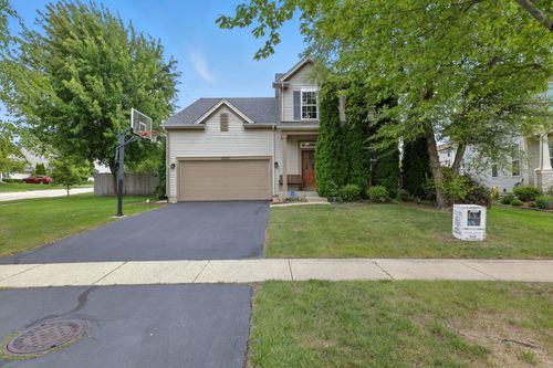 2027 W Savannah Pkwy, Round Lake Beach, IL, 60073-8144 | Card Image