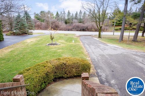 1345 S Milford Rd, Milford, MI, 48381-2770 | Card Image