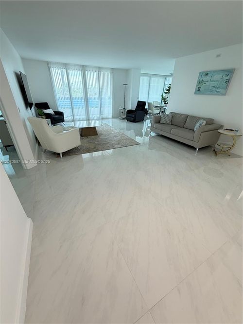 405-3500 Mystic Pointe Dr, Aventura, FL, 33180-2578 | Card Image