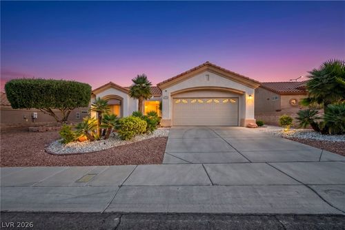 10105 Cresent Creek Dr, Las Vegas, NV, 89134-7601 | Card Image