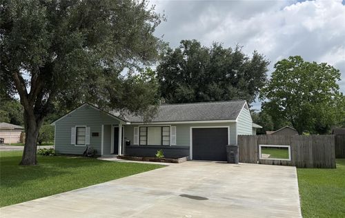 3116 12th St, Bay City, TX, 77414-3724 | Card Image