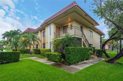 apt-204-301 Lakeview Dr, Weston, FL, 33326-1300 | Card Image