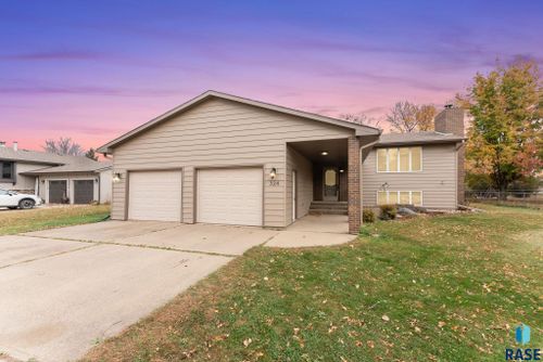 324 Hagemeyer Dr, Tea, SD, 57064 | Card Image