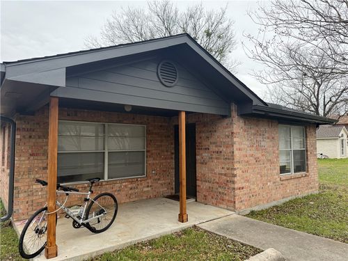 811 Pasler St, College Station, TX, 77840-2038 | Card Image