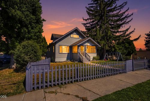 1055 California Ave, Klamath Falls, OR, 97601-2412 | Card Image