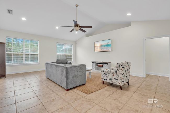 Living Room | Image 14