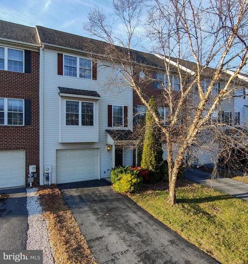 17 Effie Ln, MARTINSBURG, WV, 25404-7626 | Card Image