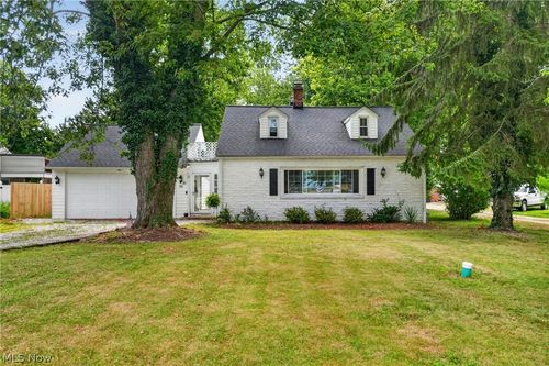 16 E Shore Blvd, Timberlake, OH, 44095-1900 | Card Image