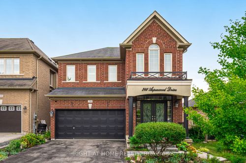 246 Aspenwood Drive, Newmarket, ON, L3X3K7 | Card Image