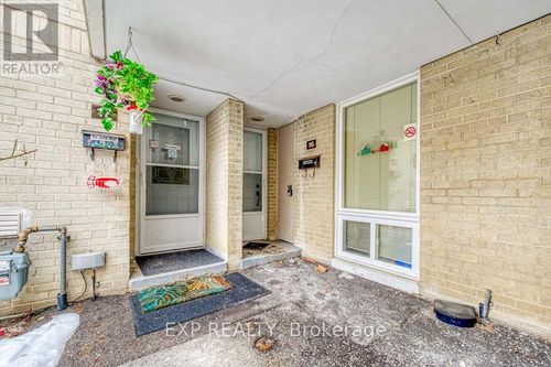 16-33 Four Winds Dr, North York, ON, M3J1K7 | Card Image
