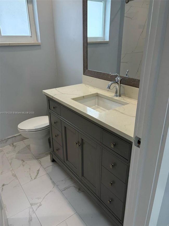 6807 Nw 75 Th St, House other with 2 bedrooms, 1 bathrooms and null parking in Tamarac FL | Image 22