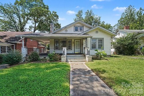 2828 Ne Bon Air Ave, Winston-Salem, NC, 27105-4309 | Card Image