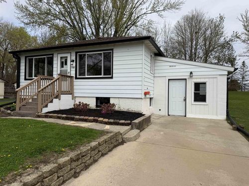 735 Crescent Street Street, Mauston, WI, 53948 | Card Image