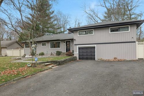 47 Forest Drive, Hillsdale, NJ, 07642 | Card Image