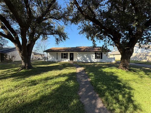 106 W Jeter St, Mabank, TX, 75147-8305 | Card Image