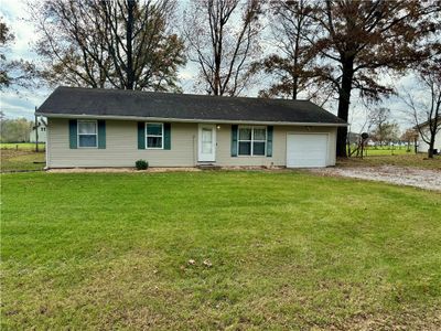 10075 E Heritage Drive, House other with 3 bedrooms, 1 bathrooms and null parking in Effingham IL | Image 1