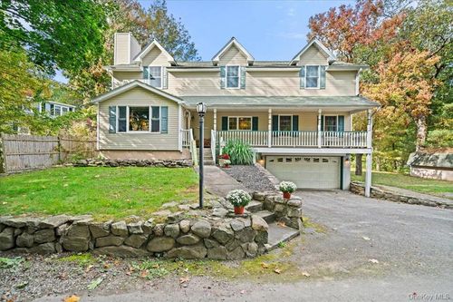 3 Seven Lakes Dr, Sloatsburg, NY, 10974-1710 | Card Image