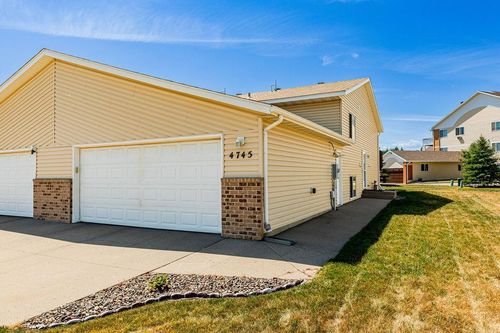 4745 Townsite Pl S, Fargo, ND, 58104-3955 | Card Image