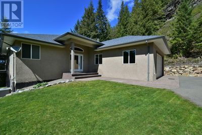 9 - 2592 Alpen Paradies Rd, House other with 3 bedrooms, 2 bathrooms and 8 parking in Blind Bay BC | Image 2