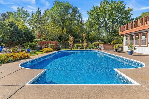 10 Hay Camp Rd, North Oaks, MN, 55127-6507 | Card Image