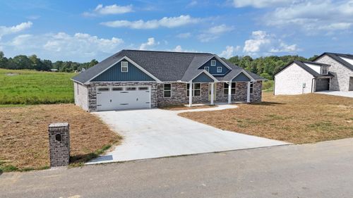 327 Madison Cir, London, KY, 40741-8178 | Card Image