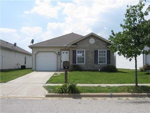 4155 Town Square Dr, Canal Winchester, OH, 43110-7962 | Card Image