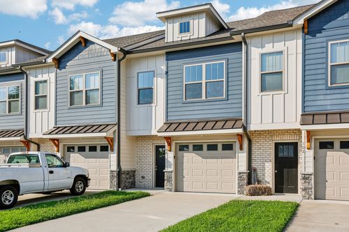 104 Hartsville Ct, Lebanon, TN, 37087-2241 | Card Image