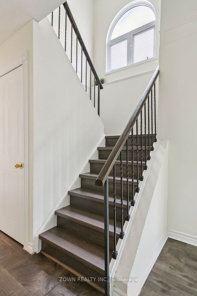 33 Dafoe Cres, House other with 6 bedrooms, 4 bathrooms and 2 parking in Brampton ON | Image 21