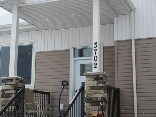 3702 72 Ave, Lloydminster, AB, T9V3R1 | Card Image