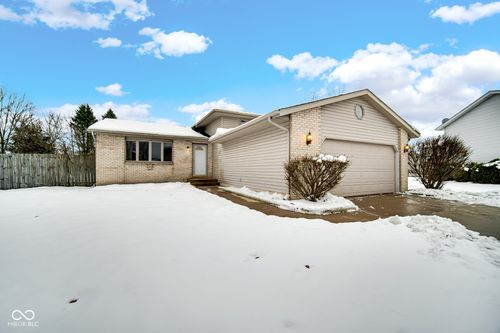7951 Murrelet St, Hobart, IN, 46342-6873 | Card Image