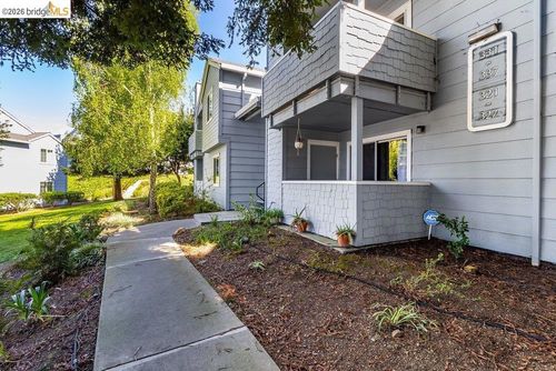 321 Lighthouse Dr, Vallejo, CA, 94590-4005 | Card Image