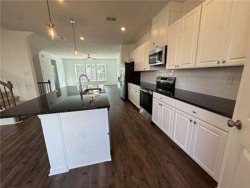 6103 Wayburn St, Tucker, GA, 30084-3782 | Card Image