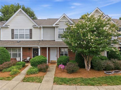 29 Tannenbaum Cir, Greensboro, NC, 27410-9686 | Card Image
