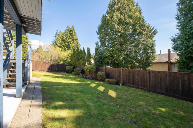1376 Deeridge Lane, House other with 5 bedrooms, 3 bathrooms and 6 parking in Coquitlam BC | Image 37
