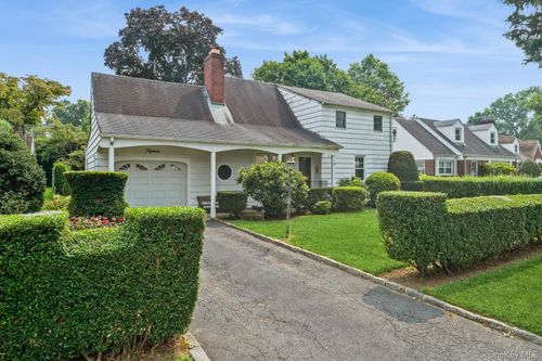 15 Cleveland Pl, Glen Cove, NY, 11542-1918 | Card Image