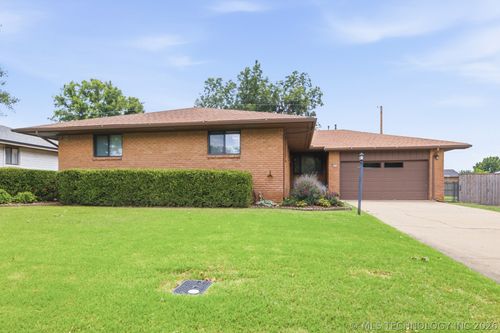 5174 E 29th Street, Tulsa, OK, 74114 | Card Image