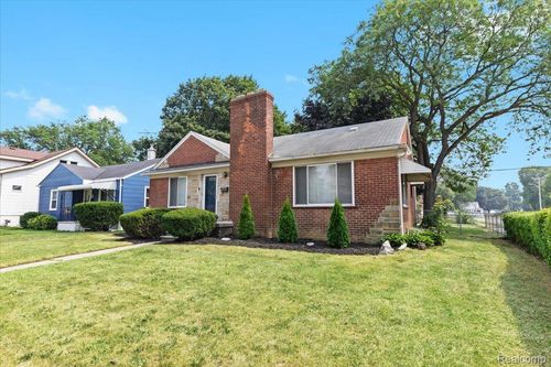14904 Toepfer Dr, Eastpointe, MI, 48021-2146 | Card Image