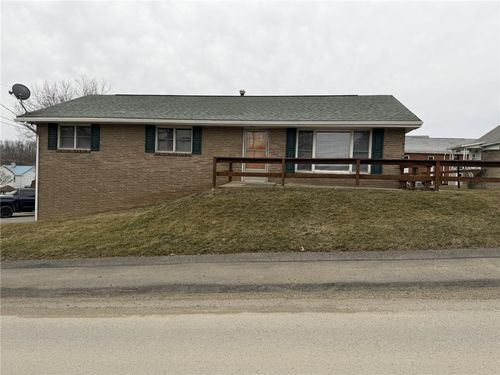 638 N Cherry St, Worthington, PA, 16262-2118 | Card Image