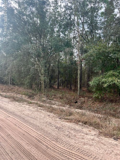 5855 Campo Dr, KEYSTONE HEIGHTS, FL, 32656-9764 | Card Image