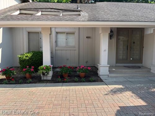 1797 Golf Ridge Dr, Bloomfield Hills, MI, 48302-1719 | Card Image