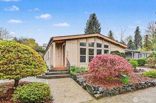 17308 Woodcrest Dr Ne, Bothell, WA, 98011-5405 | Card Image