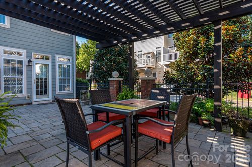 438 Magnolia St, Davidson, NC, 28036-6918 | Card Image